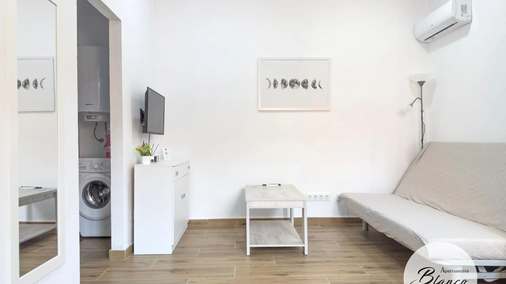 Apartamentos Blanco & Negro Tarifa 0*,  İspanya