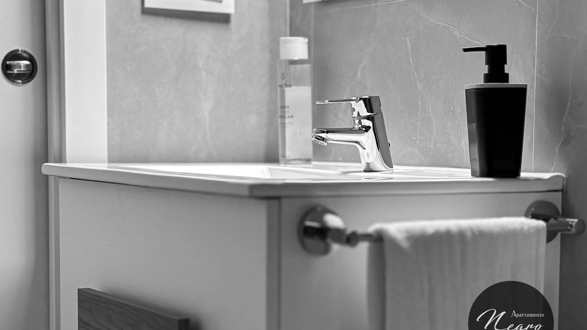 Apartamentos Blanco & Negro Tarifa 0*,